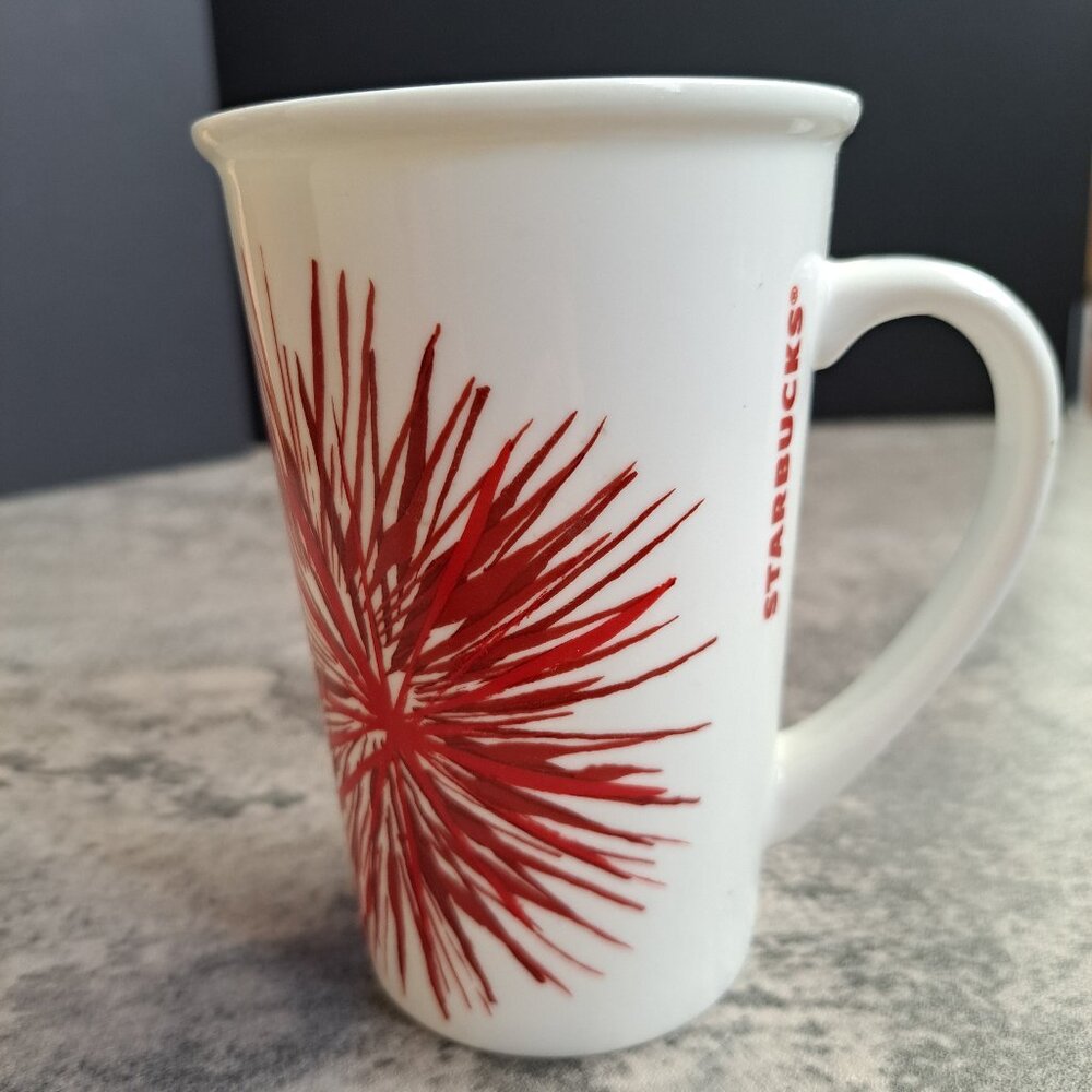 STARBUCKS RED STARBURST FIREBURST 12 OZ COFFEE TEA CUP 2014 EXCELLENT CONDITION - Picture 1 of 8